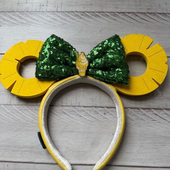 Disney Parks Eats Pineapple Swirl Headband for Adults Excellent Condition - Picture 1 of 4